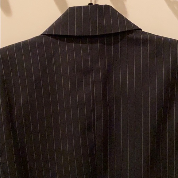 Pin stripe kick pleat blazer - Picture 7 of 9